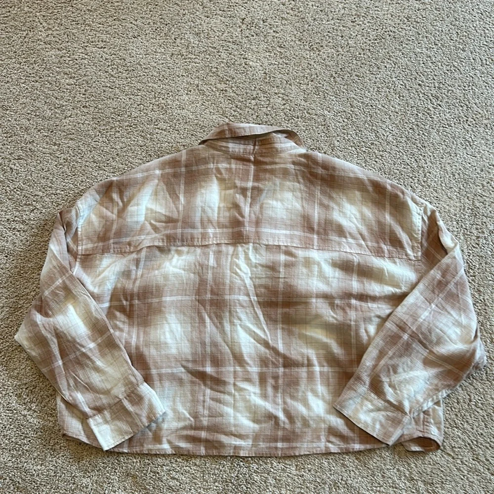 Abercrombie button down cropped shirt - Picture 4 of 4